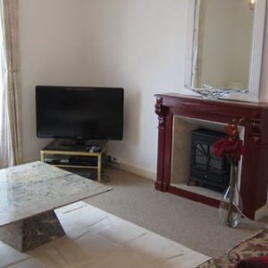 Middle - Lounge area