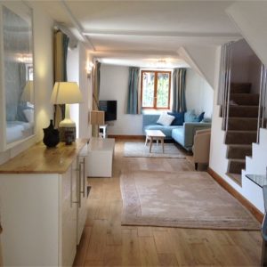 Penty - Entrance & Lounge area