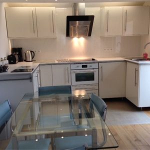 Penty - Kitchen dining area